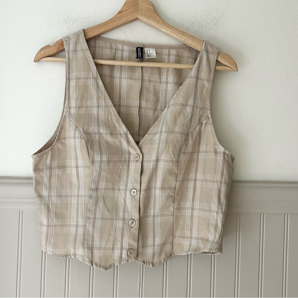 H&M Beige Plaid Button Down Sleeveless Vest size medium